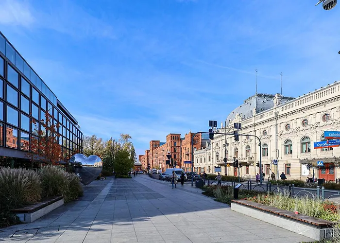 Heart Of Lodz, Manufaktura, *